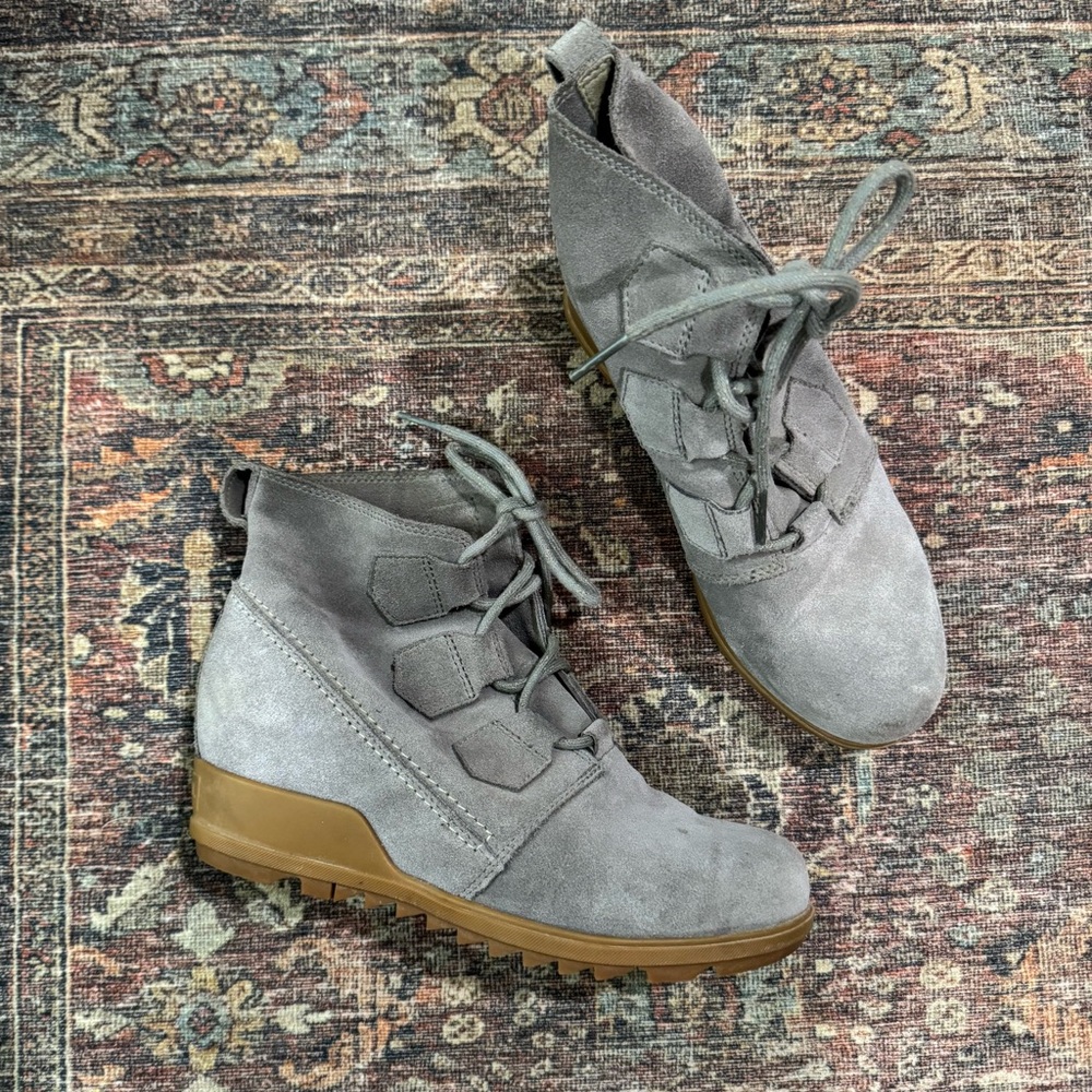 Sorel Evie Lace-Up Wedge Bootie Gray Suede 8.5 - Picture 2 of 9